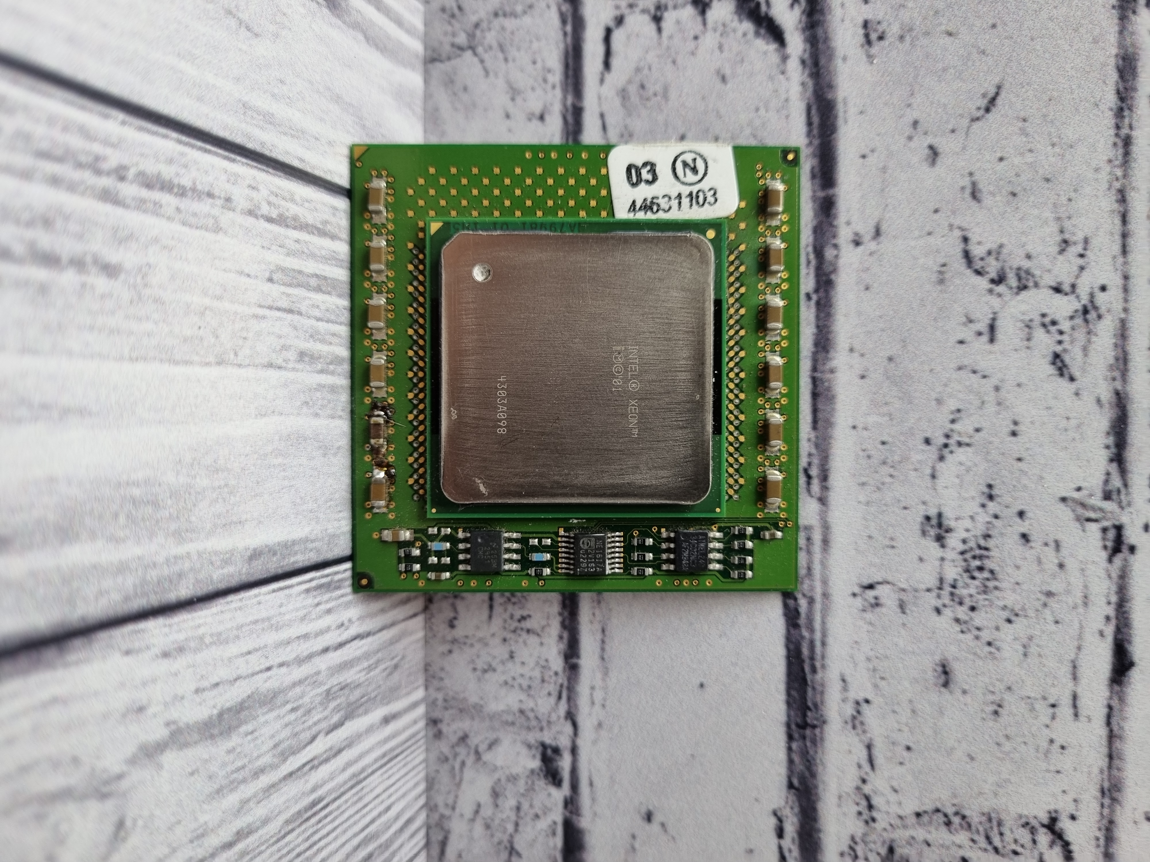 Процессор S604 Intel® Xeon® Processor SL6EP 2.40 GHz, 512K Cache, 400 MHz FSB