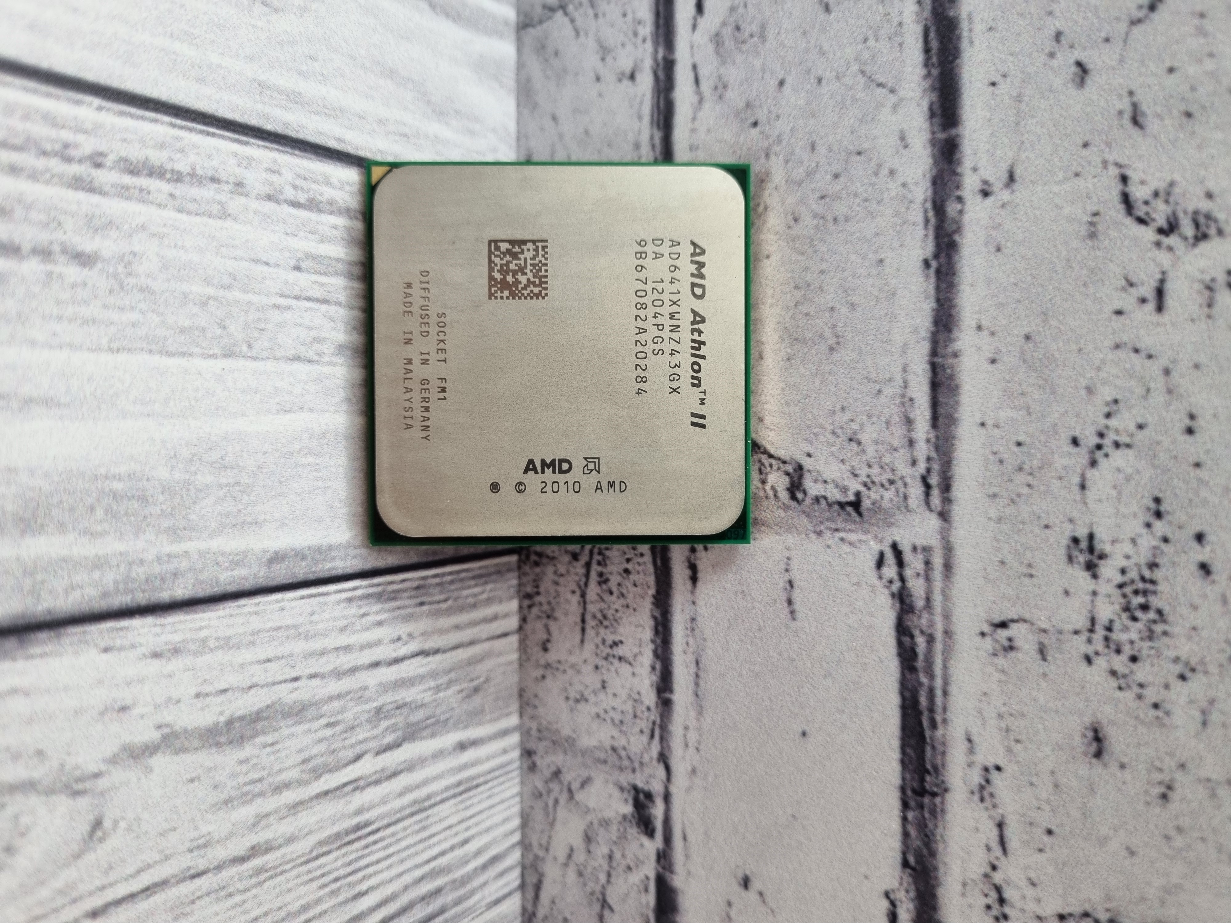 Процессор SFM1 AMD Athlon II X4 641 AD641XWNZ43GX