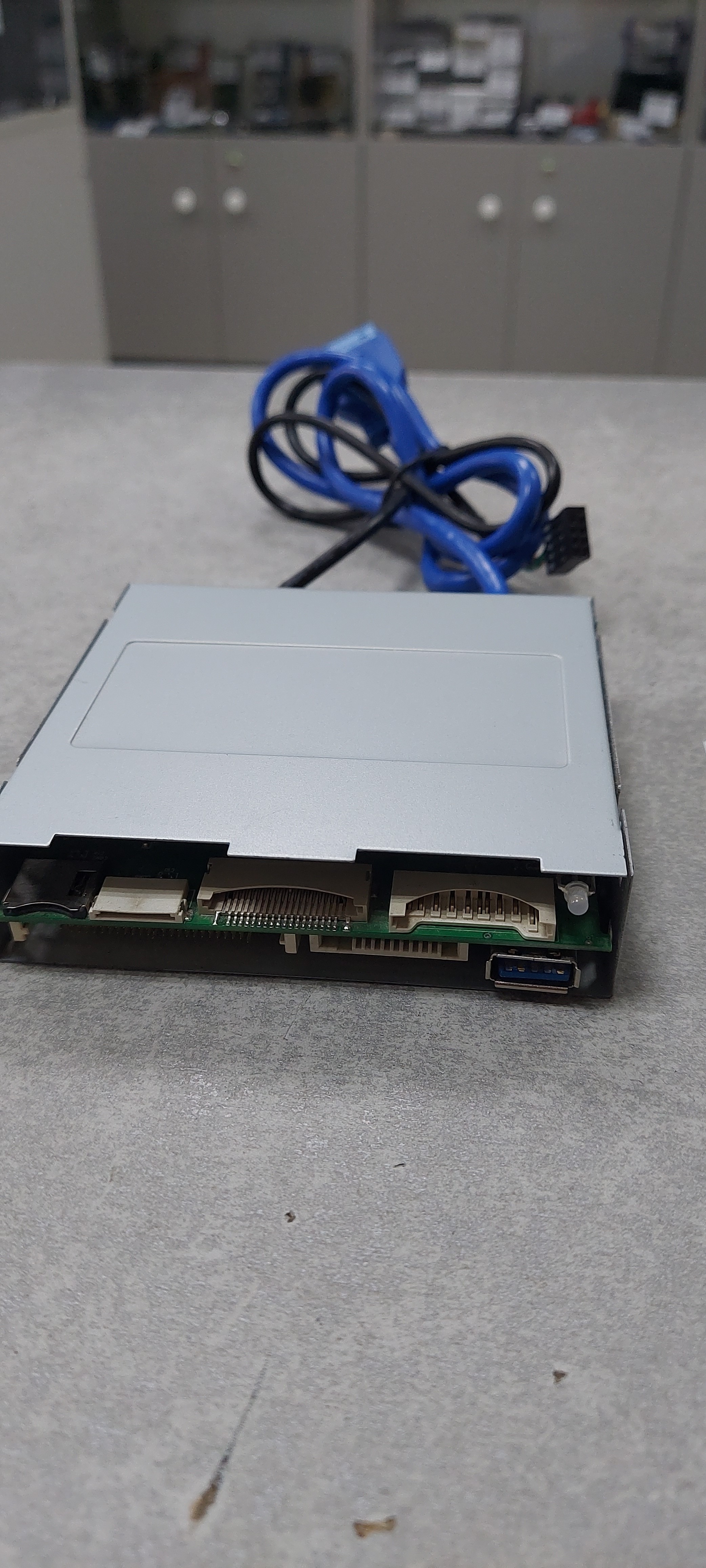 Картридер для корпуса ПК 24in1 USB 3.0 GINZZU GR-156UBn