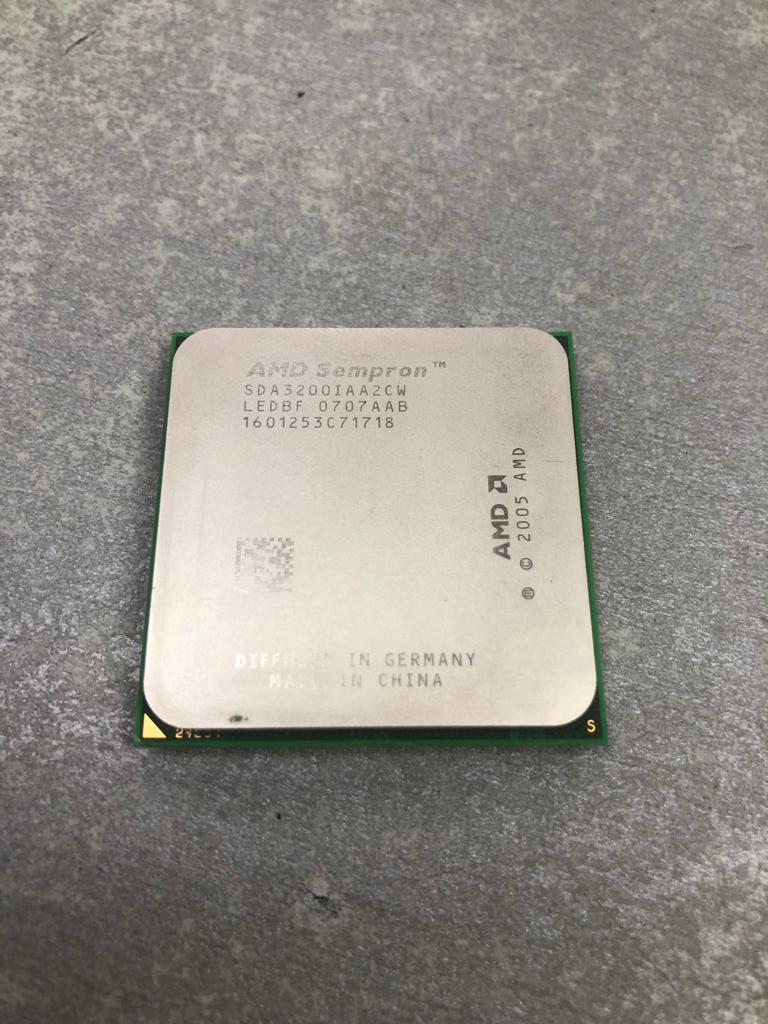 Процессор SAM2 AMD Sempron 3200+