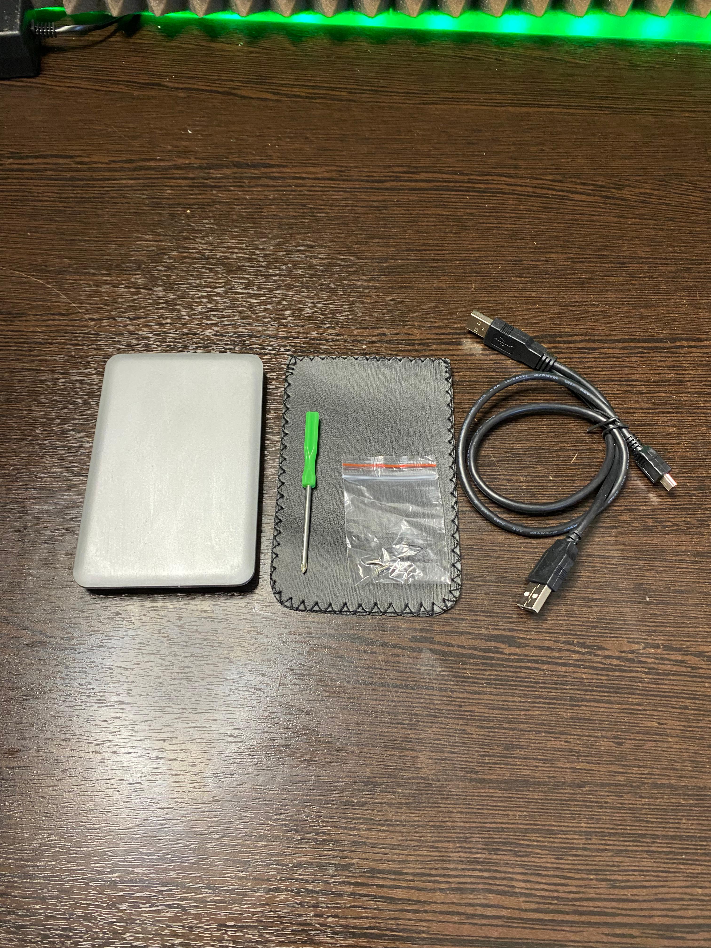 Kонтейнep для жесткиx дисков SАТA 2,5'' 3Q Рortаble HDD Ехternаl USB2.0 серый мeтaлличecкий