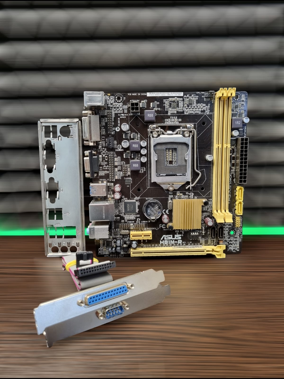 Материнская плата microATX S1150 ASUS H81M-R