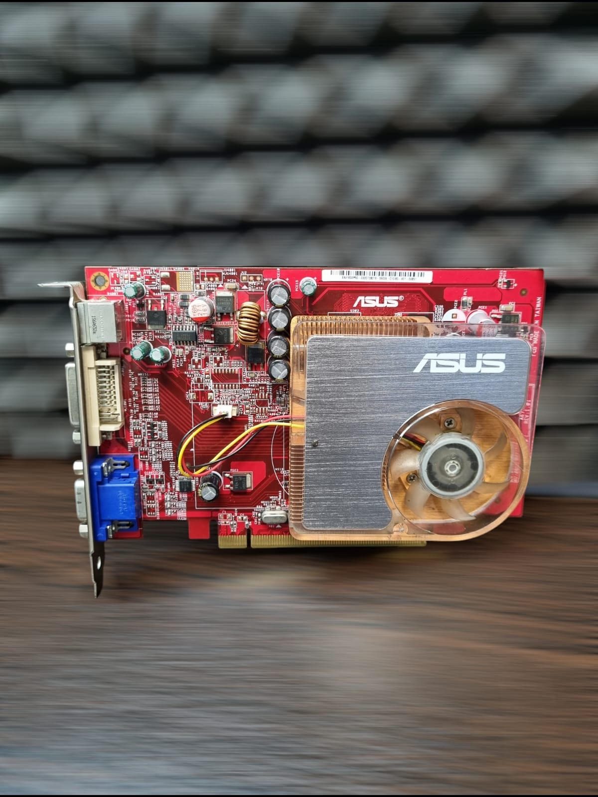 Видеокарта PCI-E ATI RADEON X1650 PRO 256MB ASUS