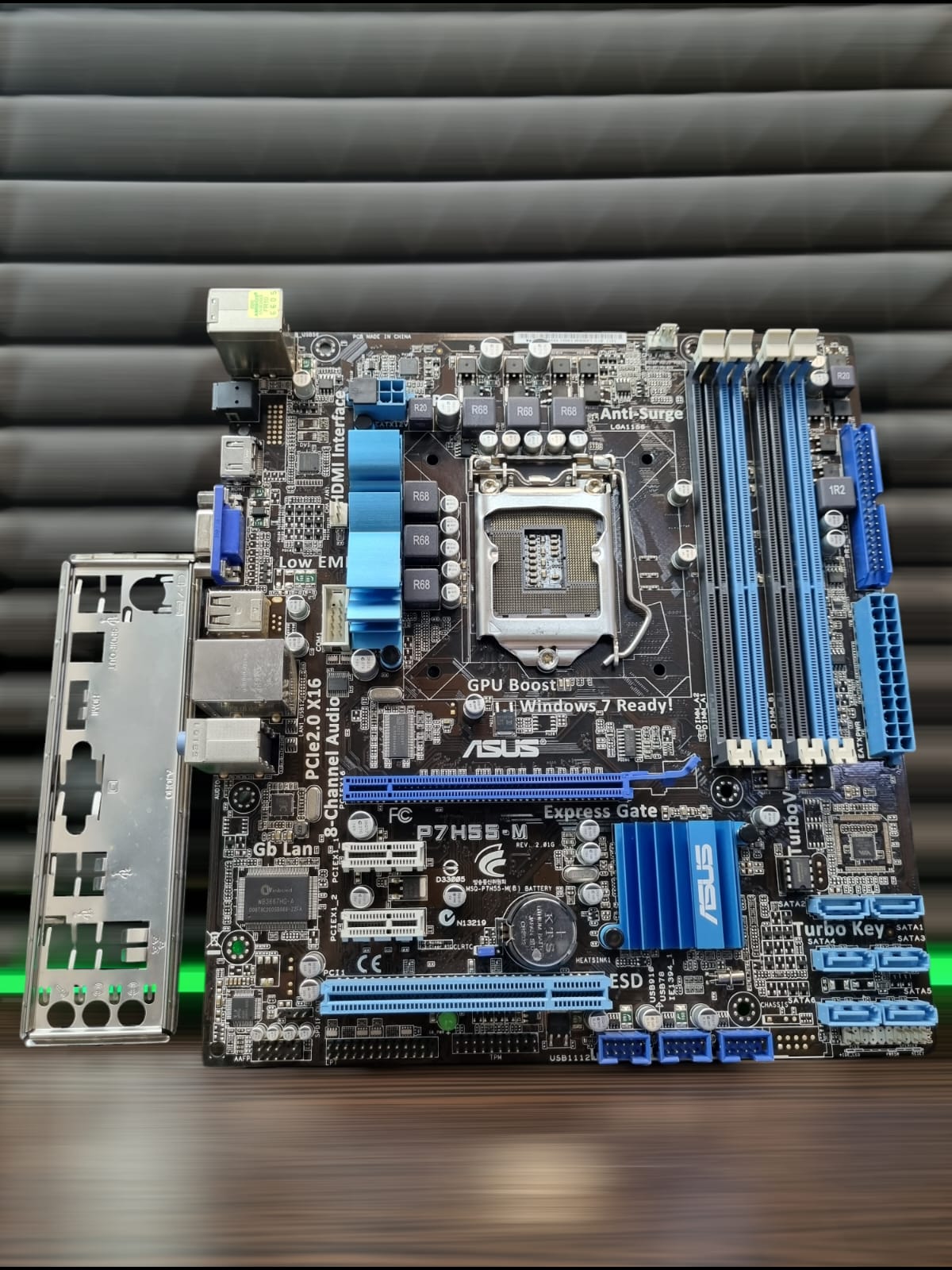 Материнская плата micro ATX S1156 ASUS P7H55-M