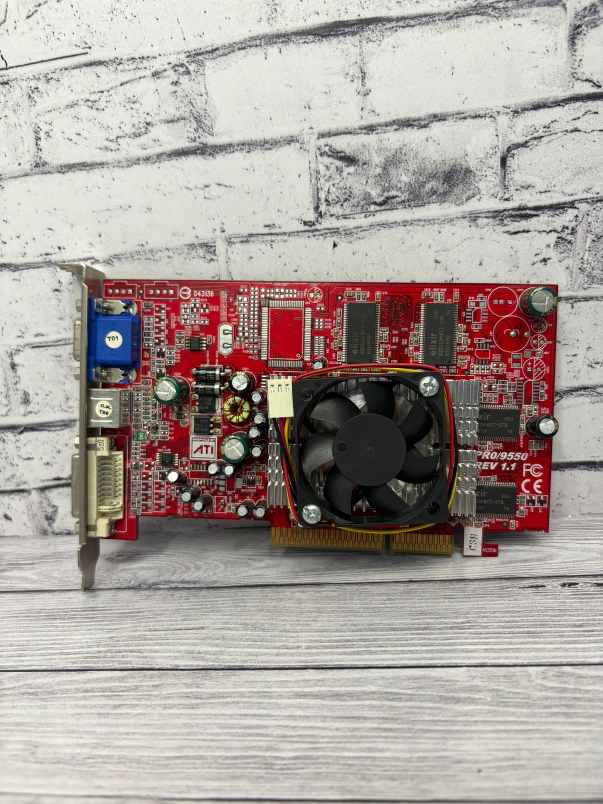 Видеокарта AGP 8X AMD RADEON R96PRO/9550