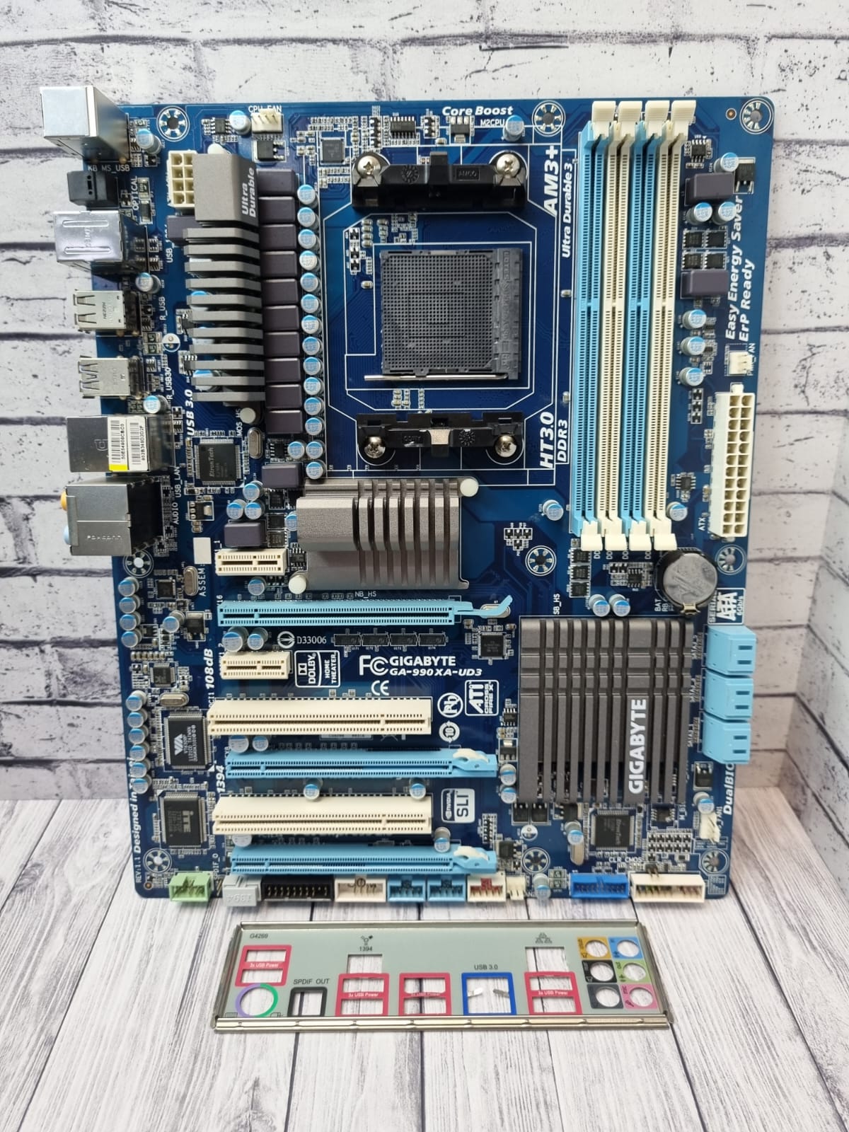 Материнская плата ATX SAM3+ GIGABYTE GA-990XA-UD3