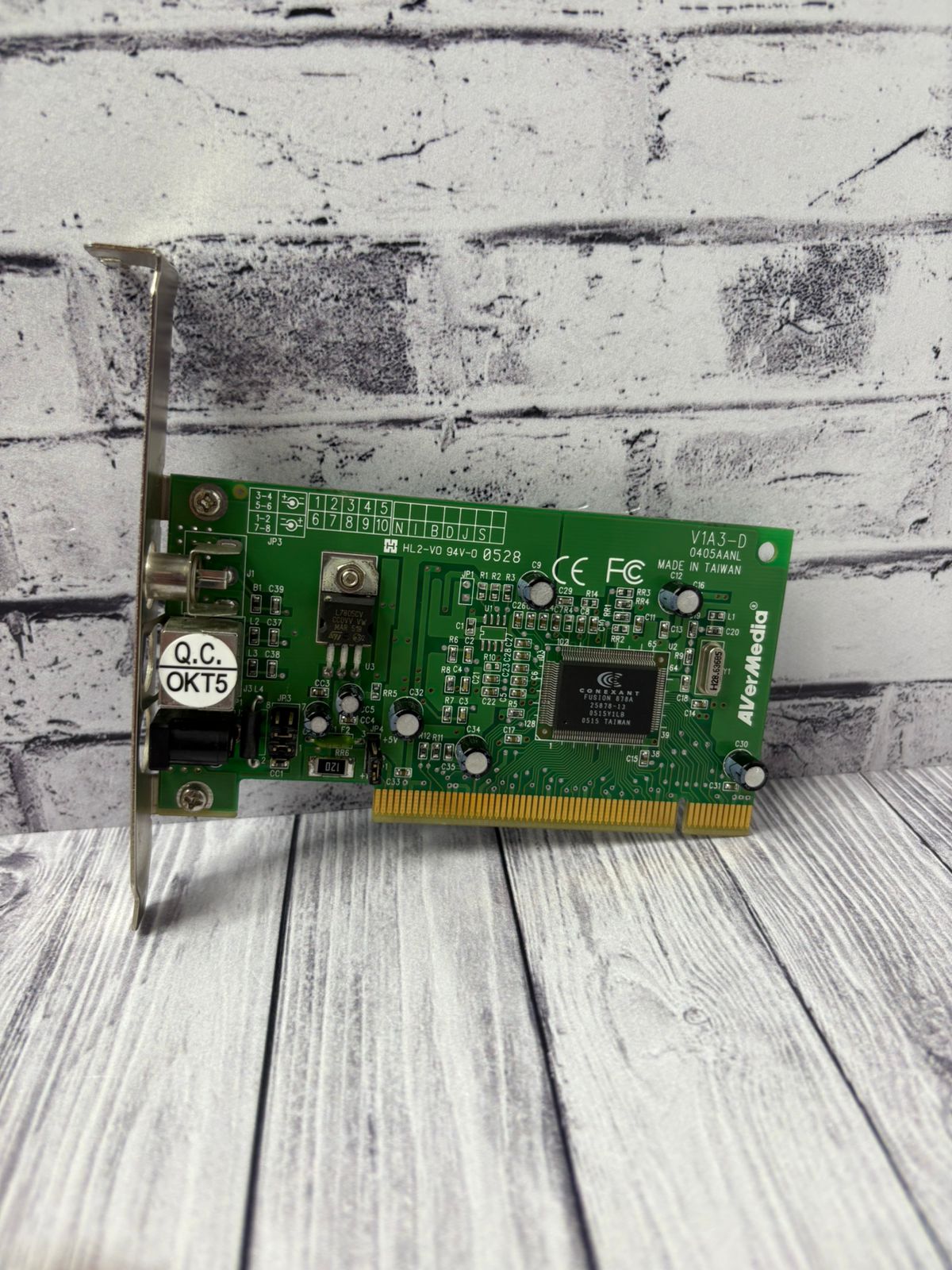 Контроллер PCI TV Tuner AverMEdia V1A3-D