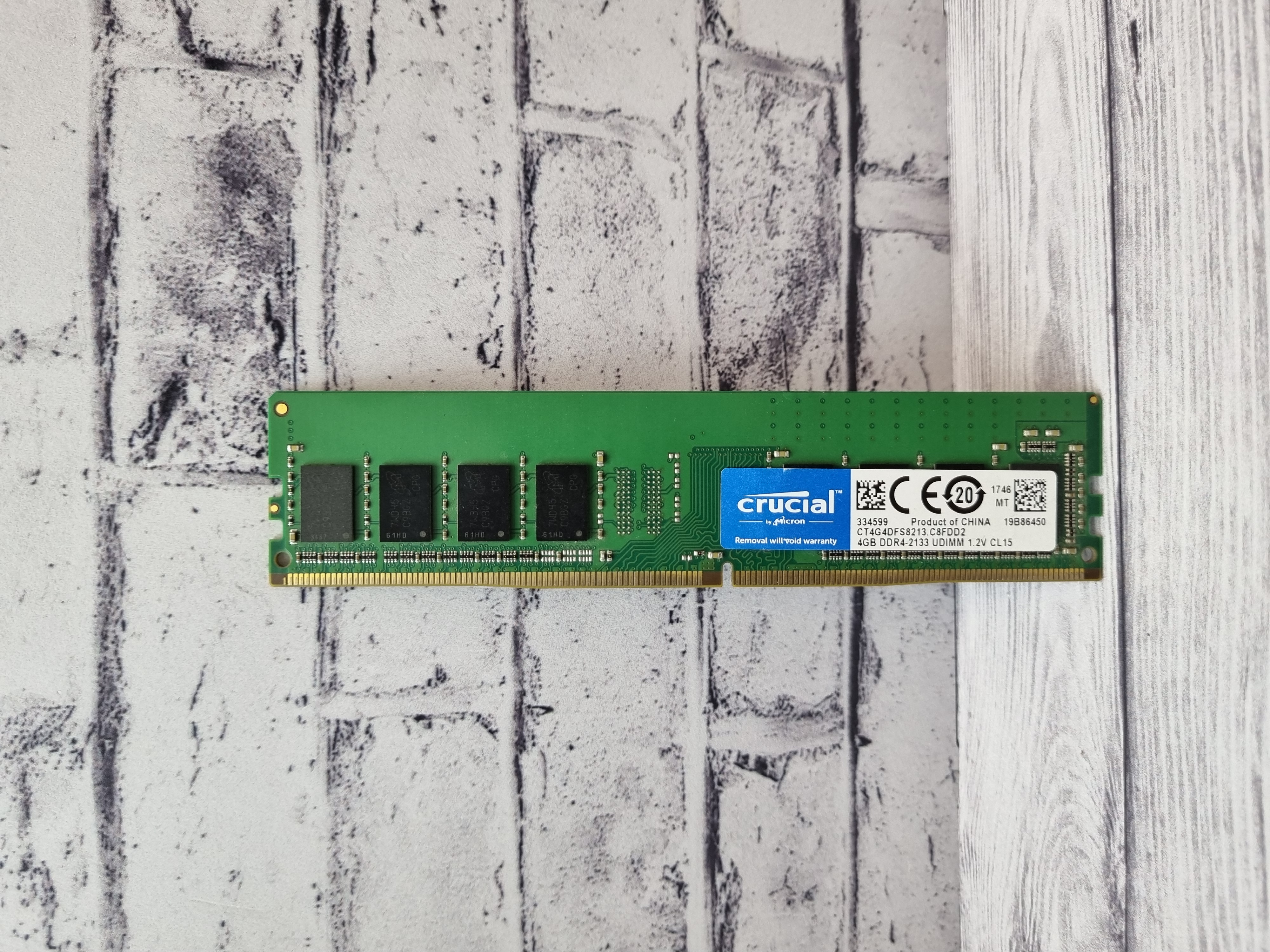 Оперативная память DIMM DDR4 Crucial 4GB  PC4-17000 (2133Mhz) 1.2V