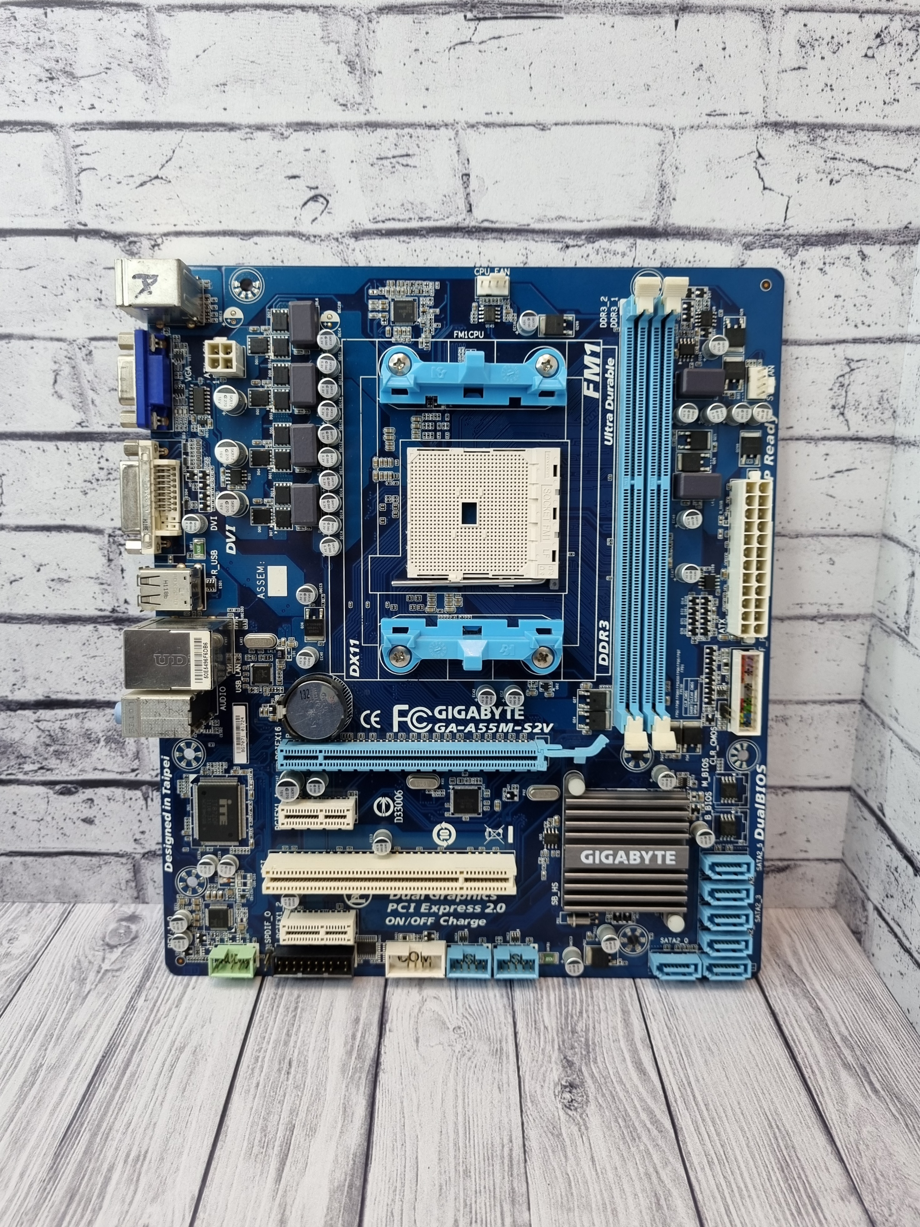 Материнская плата micro ATX SFM1 GIGABYTE GA-A55M-S2V