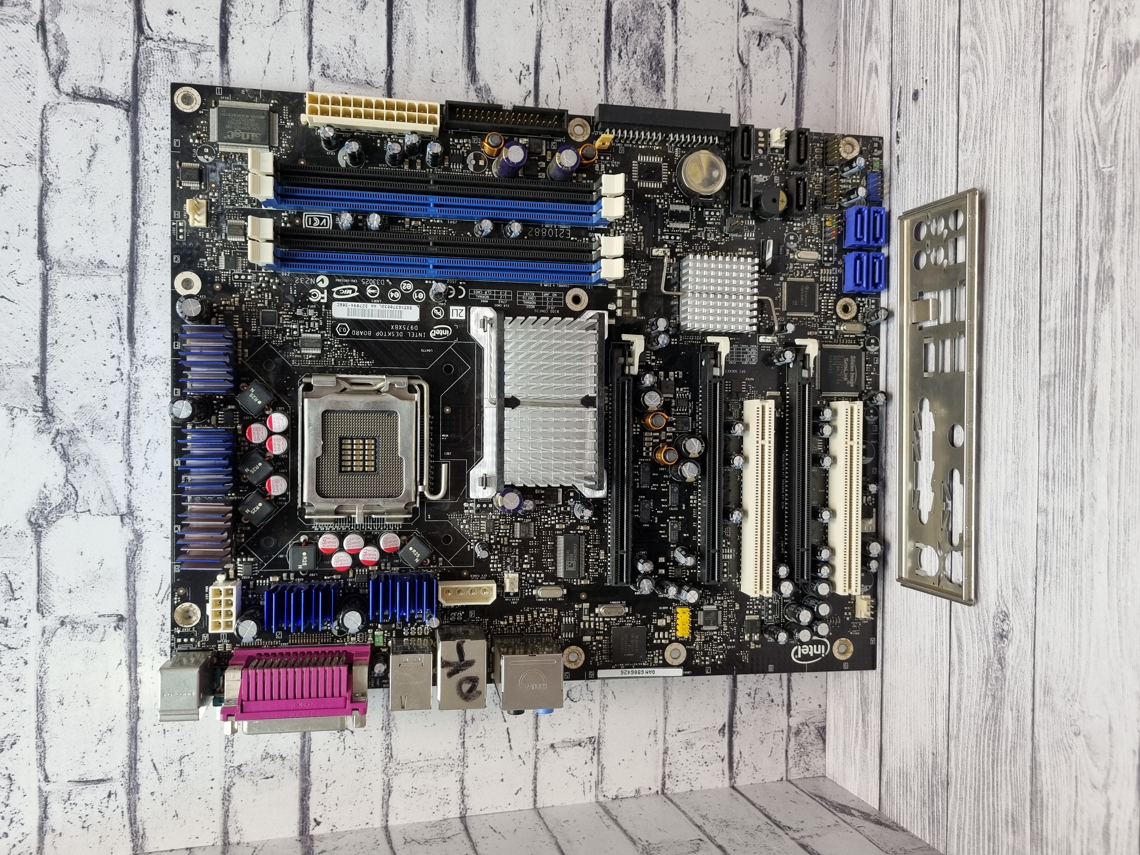 Материнская плата ATX S775 INTEL D975XBX