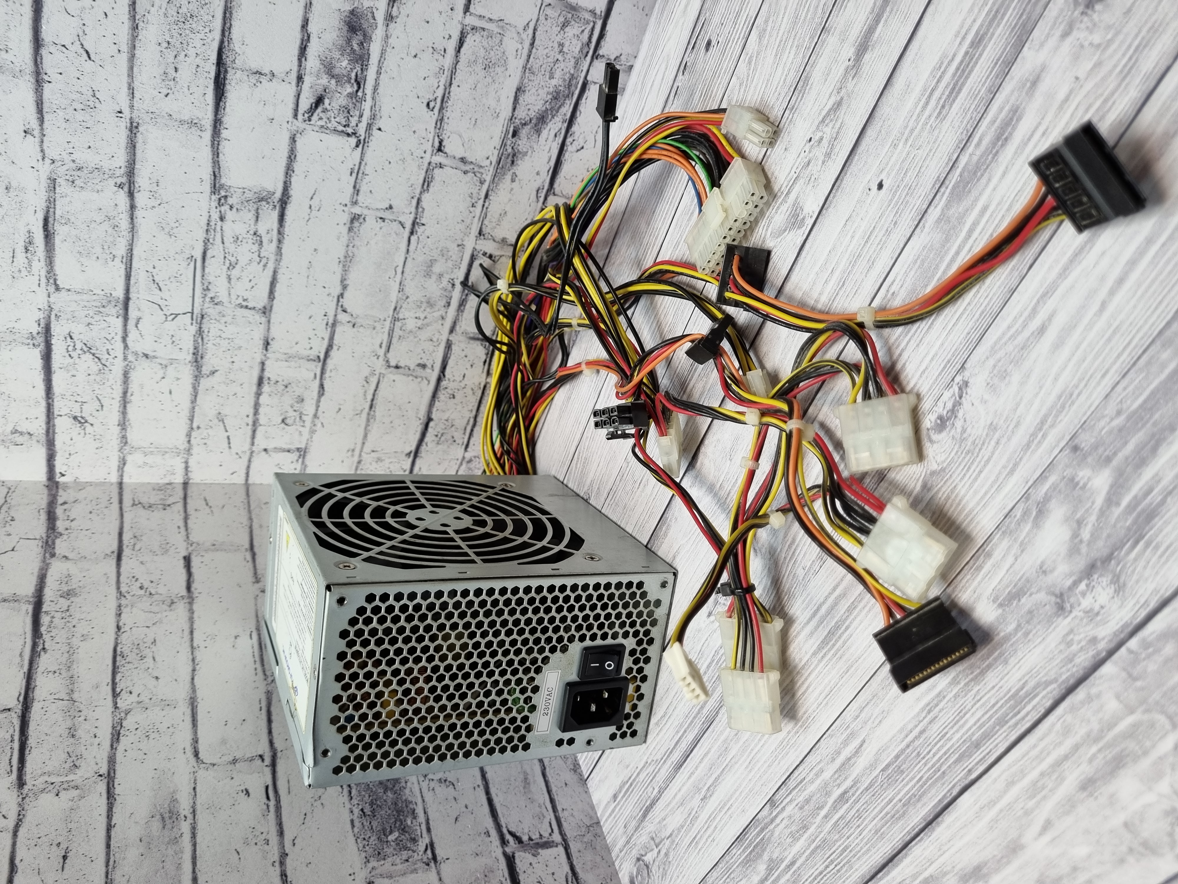 Блок питания ATX 550W FSP -550PNR