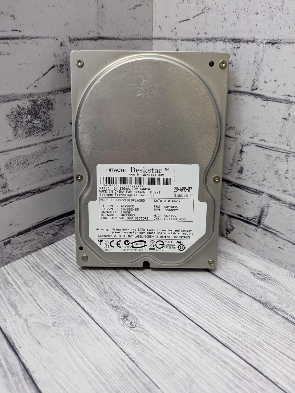 Жесткий диск SATA 160GB hitachi HDS721616PLA380