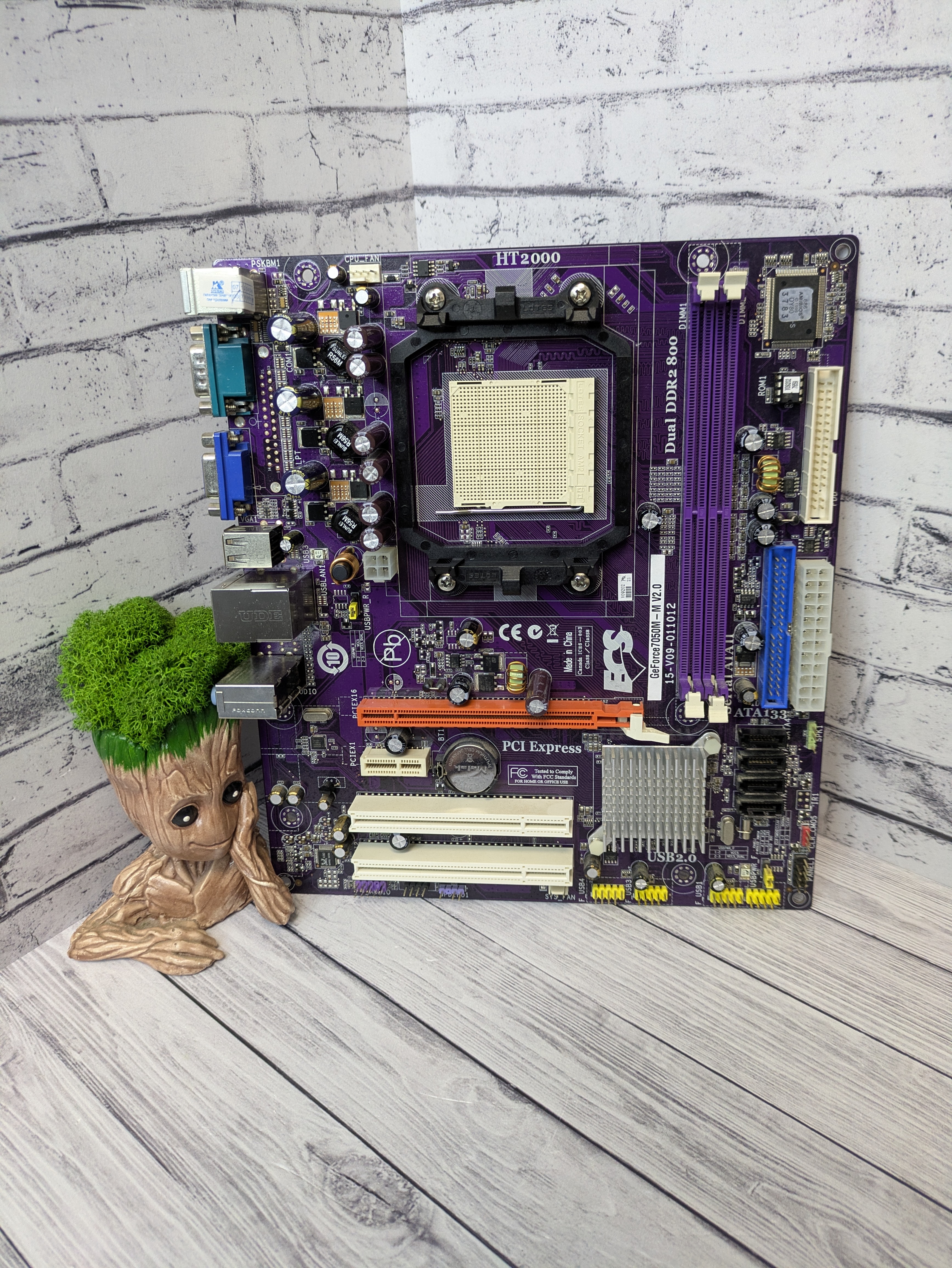 Материнская плата microATX SAM2+ ECS Geforce7050M-M V2.0